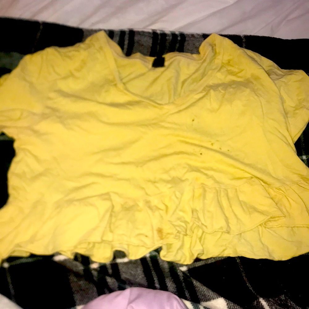 Yellow blouse size S ( teens ) 
W/ rough file at the bottom.